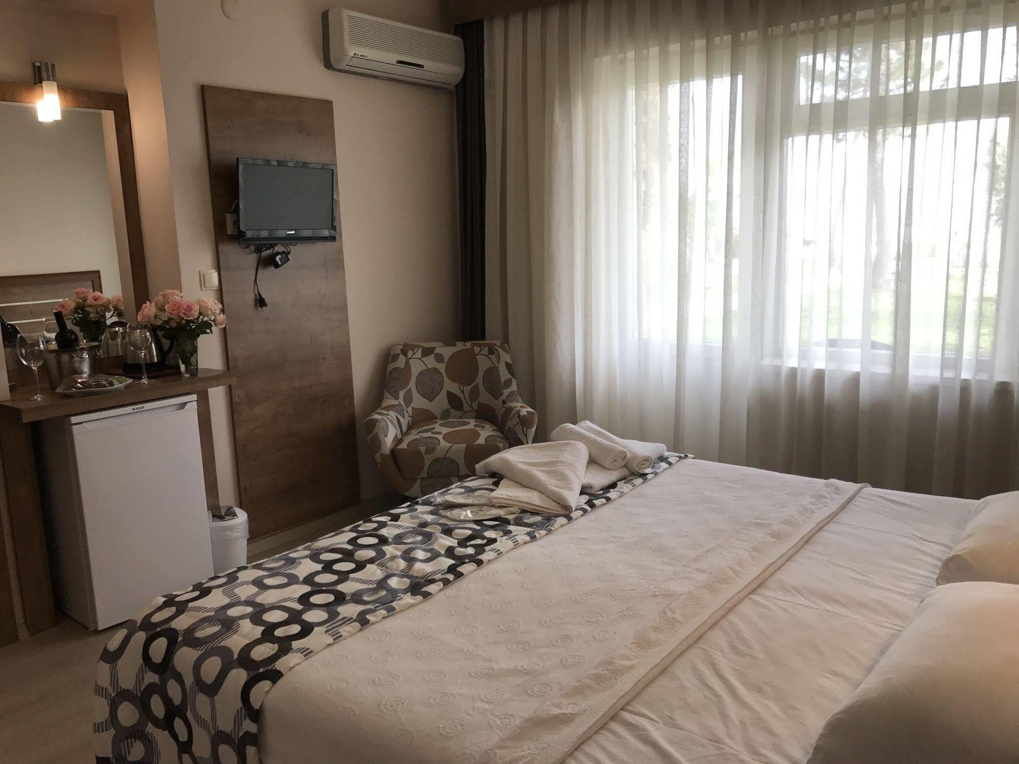 Palm Beach Hotel Kucukkuyu Bagian luar foto